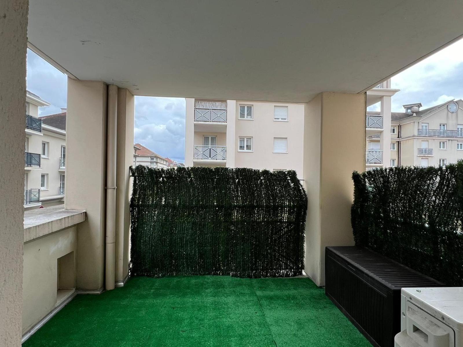 Location 3 Chambres Spacieuses Dans Appartment 2 Mn Rer Bussy Saint Georges المظهر الخارجي الصورة